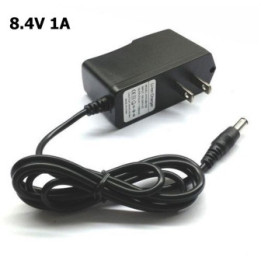 Fuente de Energia 8.4V 1-2A